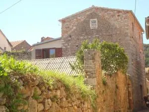 Vrbanj Hvar 1 - Svirče