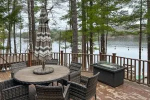 Pine River Pond Lakefront - Limerick