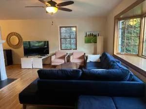 Walk to NYC train and Bronxville - Glen Cove