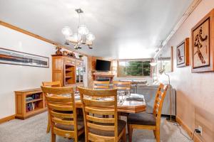 SNOW FLOWER 043 condo