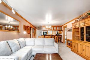 SNOW FLOWER 043 condo