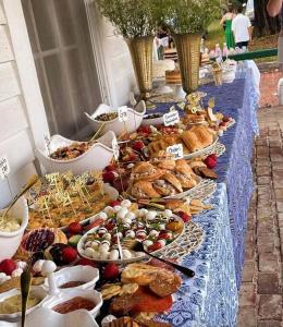 Historic 1850s Home at the Base of Jump Mountain Near Lexington