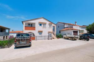 Apartments with a parking space Losinj, Losinj - 21417