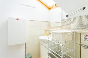 Apartments with parking space Kastel Kambelovac, Kastela - 21027