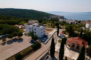Apartments with a swimming pool Okrug Gornji, Ciovo - 23097
