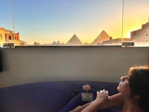 Pharaoh jacuzzi pyramids view