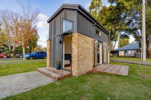 Beautiful tiny house near Hamilton Lake - 3hvězdičkové hotely ve městě Hamilton