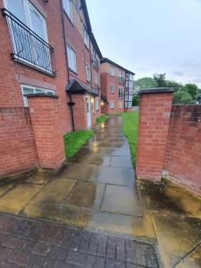 Modern 2BR Chester Flat