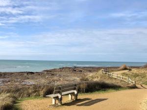 Maisons de vacances Maison a 650m de la mer avec jardin, veranda et WIFI - FR-1-231-325 : Maison de Vacances