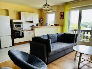 Cambo-les-Bains : T2 Calme avec Internet, Balcon et Parking - FR-1-495-11