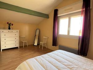 Appartements Charmant T2 au calme avec terrasse, parking et acces internet a Cambo-les-Bains - FR-1-495-11 : photos des chambres