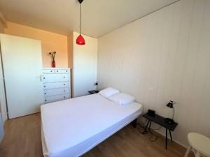 Appartements Charmant T2 au calme avec terrasse, parking et acces internet a Cambo-les-Bains - FR-1-495-11 : photos des chambres