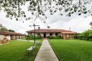Casa campestre exclusiva con piscina y jacuzzi