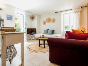 Maisons de vacances Evasion en Gite de Charme avec Jardin, Piscine Chauffee et Proche Plages – Saint-Lyphard - FR-1-306-1271 : photos des chambres