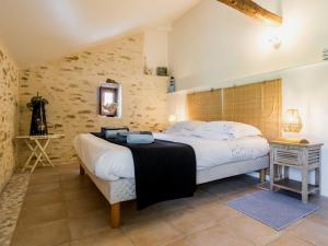 Évasion en Gîte de Charme avec Jardin, Piscine Chauffée et Proche Plages – Saint-Lyphard - FR-1-306-1271