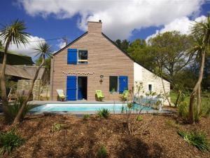 Évasion en Gîte de Charme avec Jardin, Piscine Chauffée et Proche Plages – Saint-Lyphard - FR-1-306-1271
