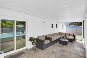 Yehudas Tropical Villa with Heated Infinity Pool