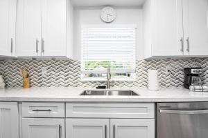 Rachaels Upscale Two Bedrooms Luxury Home