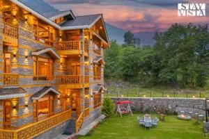 StayVista at Amritalaya with Bonfire & Lawn - Kukri Ser