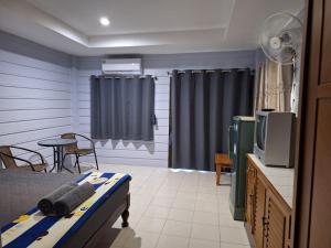Phonsomboon Guesthouse