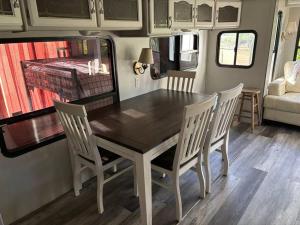 Daisy Dukes Unique Private Home on Horse Ranch!