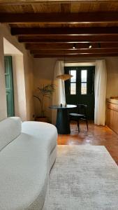 DOWNTOWN DESIGN LOFT