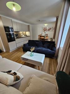 Appartements 4, 5 et 10 personnes renoves en centre-ville : photos des chambres