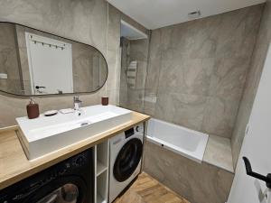 Appartements 4, 5 et 10 personnes renoves en centre-ville : photos des chambres