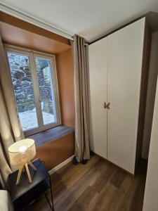 Appartements 4, 5 et 10 personnes renoves en centre-ville : photos des chambres