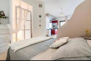 Personal y coqueto en primerísima línea de playa, en la Costa del Sol. Puerto De La Duquesa