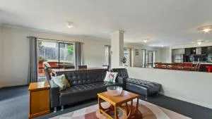 Surf Court Bliss - Nowa Nowa