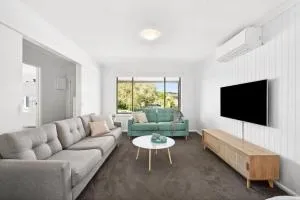 The Absolute Beach Escape for 11 - St Leonards