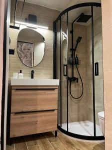 Heritage Stone House Retreat -Free parking