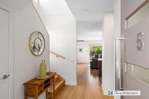 5-6 Broughton Ave, Cowes