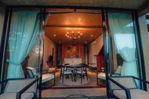 The Villa Lakeshore