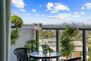 High level urban retreat in Macquarie Park - Pymble