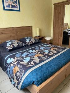 Maisons de vacances Mazet des Orchidees - Gite 4 personnes 50 m2 - Jardin, spa prive - independant - stationnement prive : photos des chambres