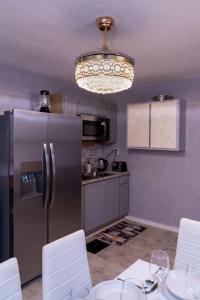 Modern4BR KingBeds 5Min Niagara Falls Free Parking