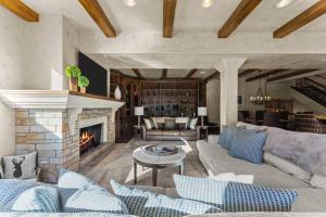 Luxurious Mountain Retreat