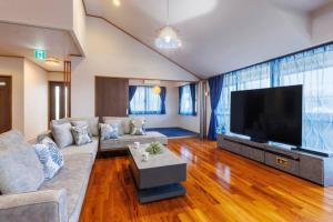 恩納村飲食店の中心地ビーチまで徒歩3分最大12名貸切コーディアルステイ