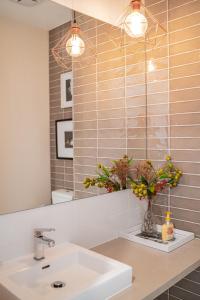 StayAU 4BR Designer Home in Knox