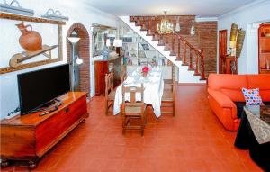 Beautiful Home In Alhaurín De La Torre