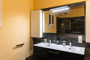 Maisons de vacances Villa Sena Eyragues, familiale : photos des chambres