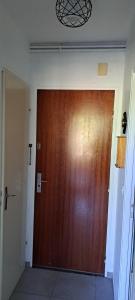 Appartements Frais et bien oriente joli studio Phannie proche cure : photos des chambres