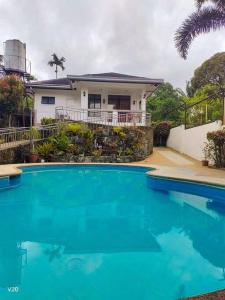 Lovely House in Tagaytay w Pool near Skyranch