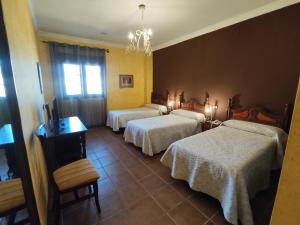 Triple Room room in Hotel El Doncel