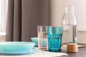 Wonderful EMOJI studio in oldtown, street parking