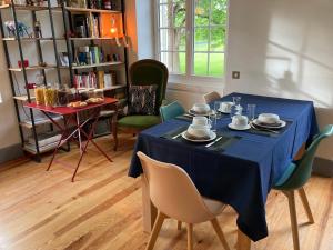 B&B / Chambres d'hotes La Villa Mirabelle 2min d'Arromanches-les-Bains : photos des chambres