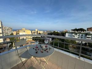 Flat with terrace and sea views in Torremolinos - Miró