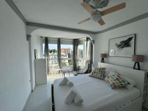 Flat with terrace and sea views in Torremolinos - Miró